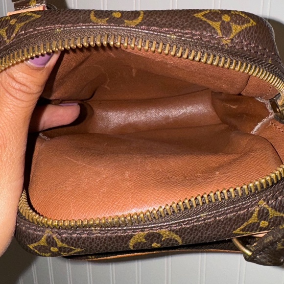 Louis Vuitton Amazon Vintage Monogram Crossbody Bag. P0016 - Picture 12 of 15